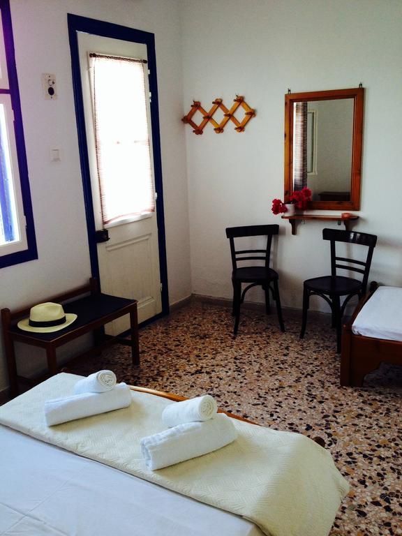 Chrisopetro Rooms Marathókampos Quarto foto