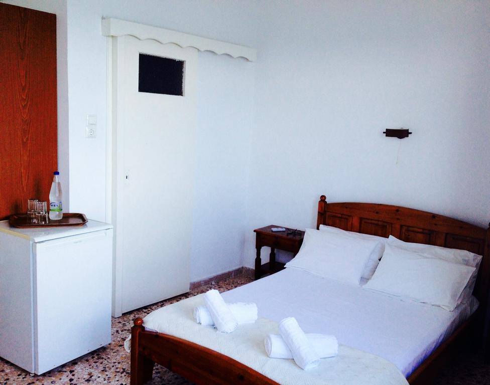 Chrisopetro Rooms Marathókampos Quarto foto